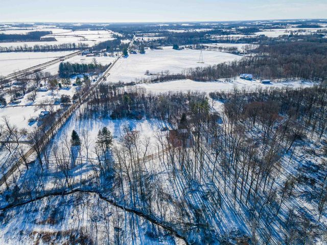 11480 N Roanoke Road, Roanoke, IN 46783