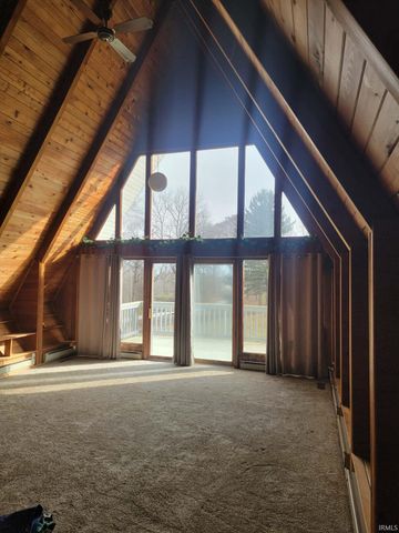 11480 N Roanoke Road, Roanoke, IN 46783