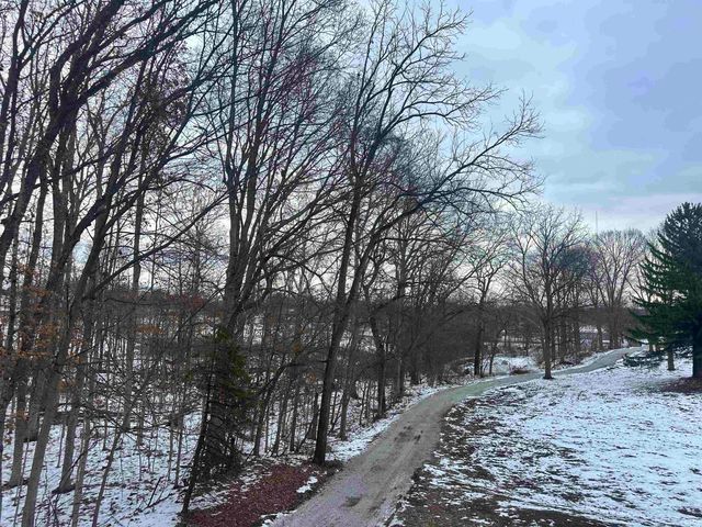 11480 N Roanoke Road, Roanoke, IN 46783