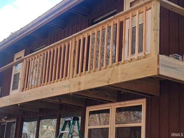 11480 N Roanoke Road, Roanoke, IN 46783