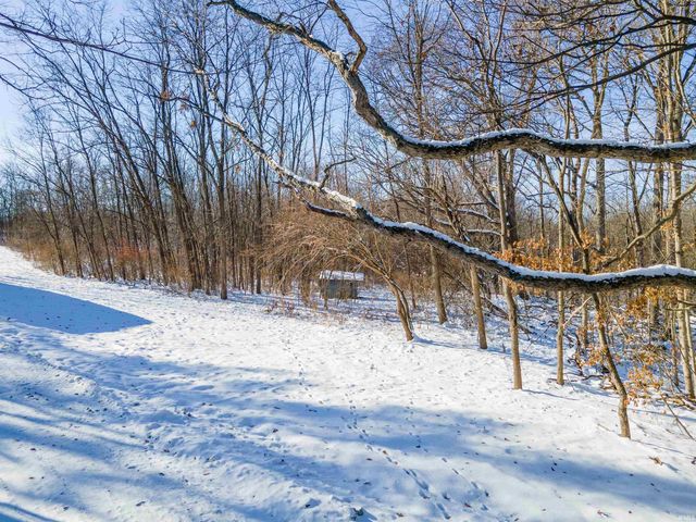 11480 N Roanoke Road, Roanoke, IN 46783