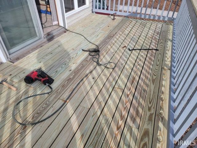 11480 N Roanoke Road, Roanoke, IN 46783