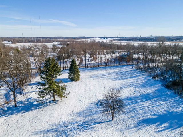 11480 N Roanoke Road, Roanoke, IN 46783