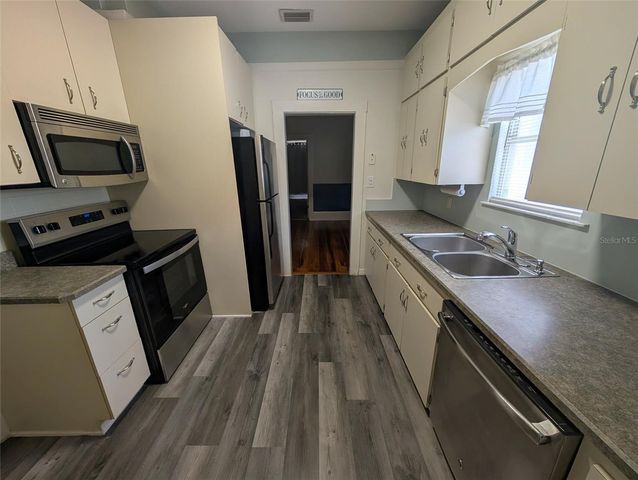 321-B W PENNSYLVANIA AVENUE, Deland, FL 32720
