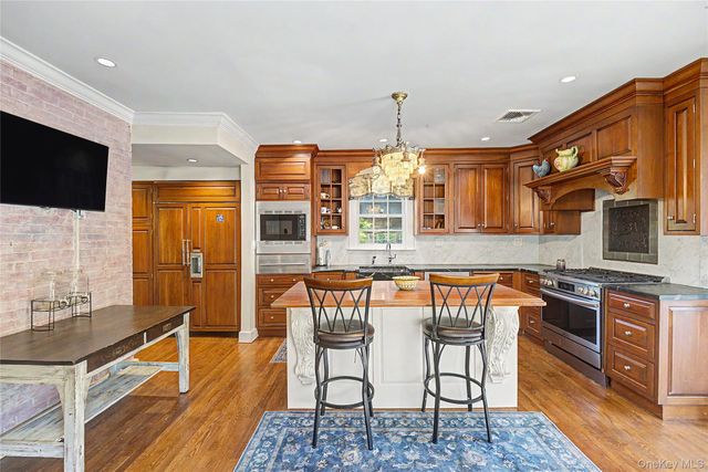 1120 Shore Road, Little Neck, NY 11363