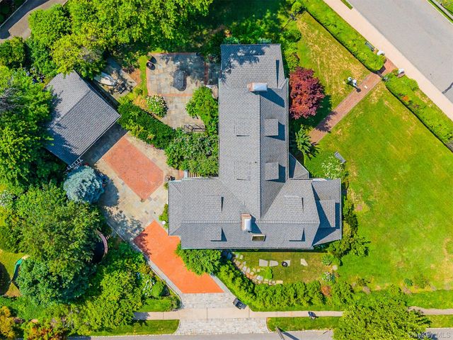 1120 Shore Road, Little Neck, NY 11363