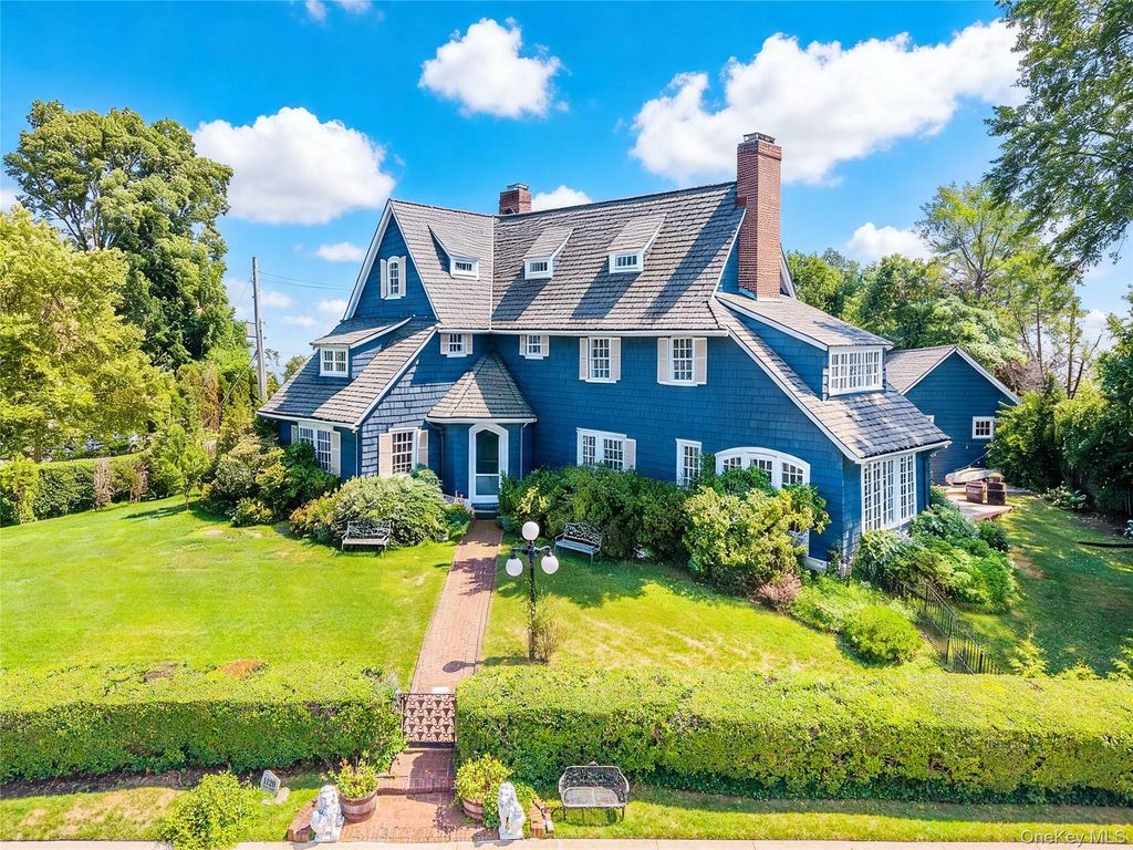 1120 Shore Road, Little Neck, NY 11363 — photo 2