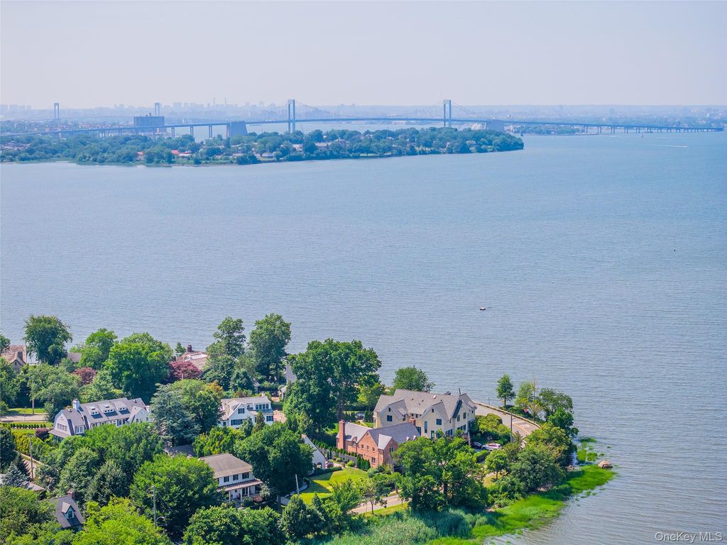 1120 Shore Road, Little Neck, NY 11363 — photo 5