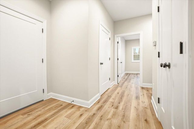 42 Belvoir CIR, Moneta, VA 24121