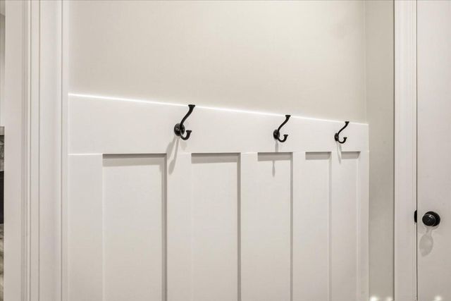 42 Belvoir CIR, Moneta, VA 24121