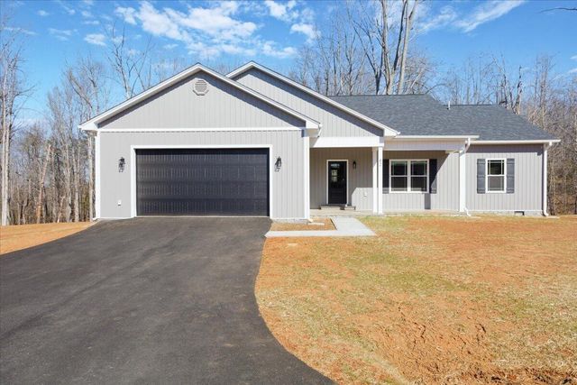 42 Belvoir CIR, Moneta, VA 24121