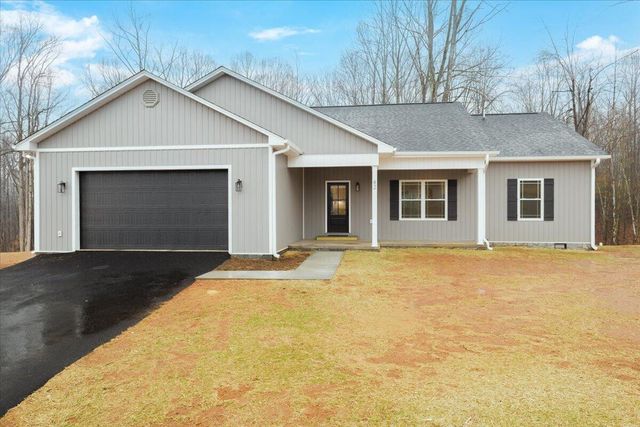 42 Belvoir CIR, Moneta, VA 24121