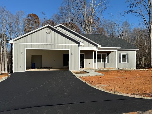 42 Belvoir CIR, Moneta, VA 24121