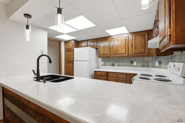 3964 FAIRWAY HILLS DR, Rapid City, SD 57702