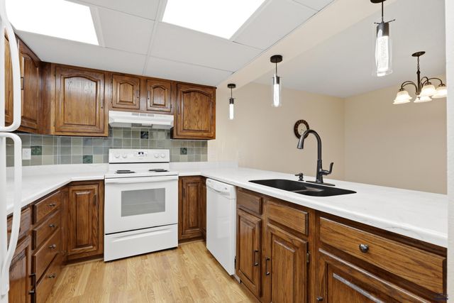 3964 FAIRWAY HILLS DR, Rapid City, SD 57702
