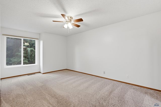 3964 FAIRWAY HILLS DR, Rapid City, SD 57702