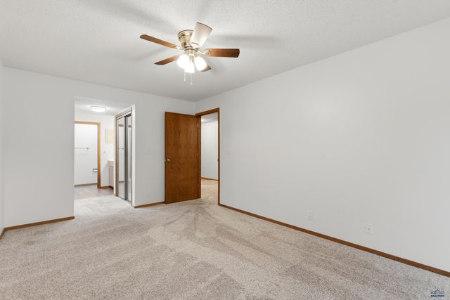 3964 FAIRWAY HILLS DR, Rapid City, SD 57702