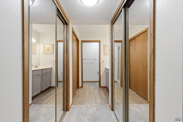 3964 FAIRWAY HILLS DR, Rapid City, SD 57702