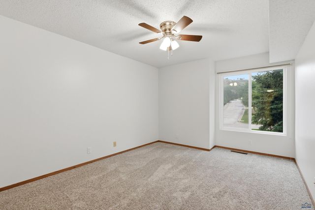 3964 FAIRWAY HILLS DR, Rapid City, SD 57702