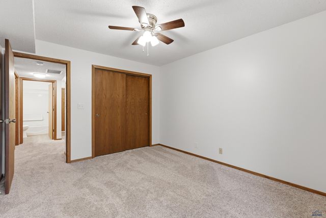 3964 FAIRWAY HILLS DR, Rapid City, SD 57702
