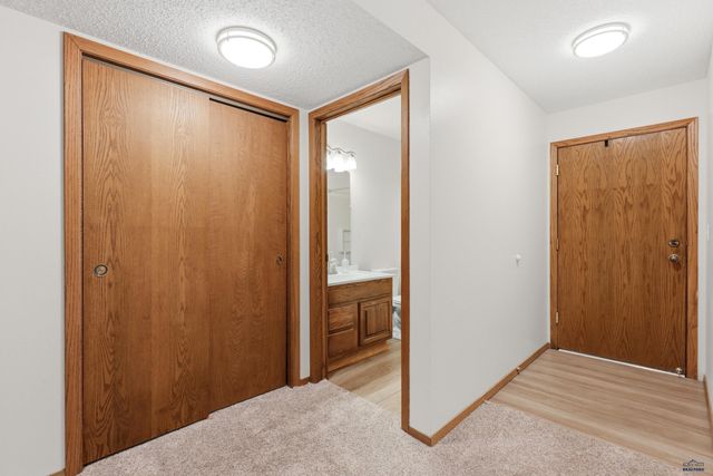 3964 FAIRWAY HILLS DR, Rapid City, SD 57702