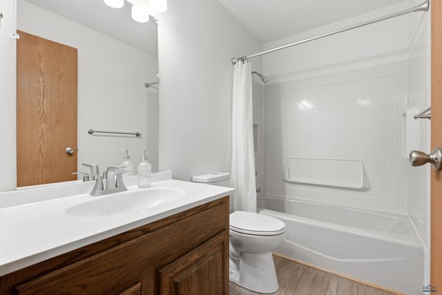 3964 FAIRWAY HILLS DR, Rapid City, SD 57702