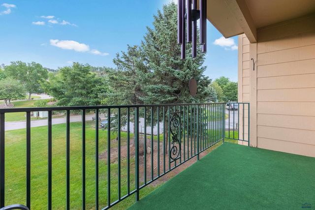 3964 FAIRWAY HILLS DR, Rapid City, SD 57702