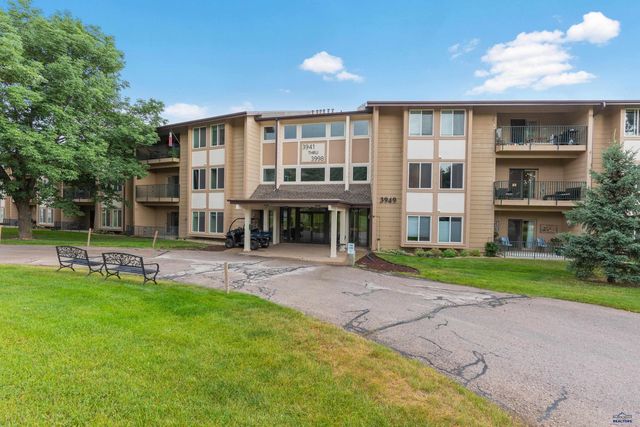 3964 FAIRWAY HILLS DR, Rapid City, SD 57702