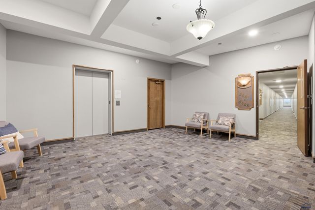 3964 FAIRWAY HILLS DR, Rapid City, SD 57702