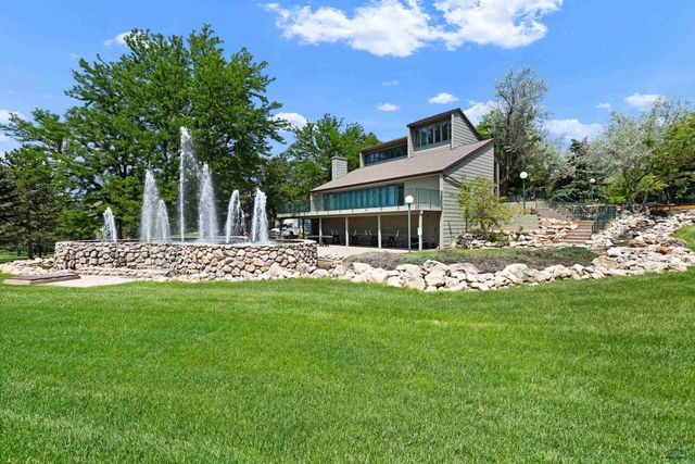 3964 FAIRWAY HILLS DR, Rapid City, SD 57702