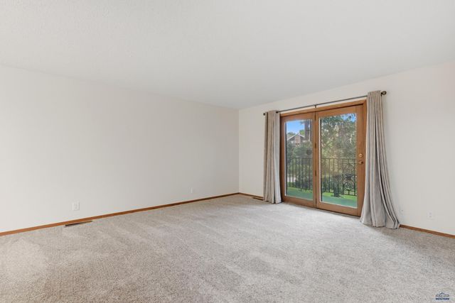 3964 FAIRWAY HILLS DR, Rapid City, SD 57702