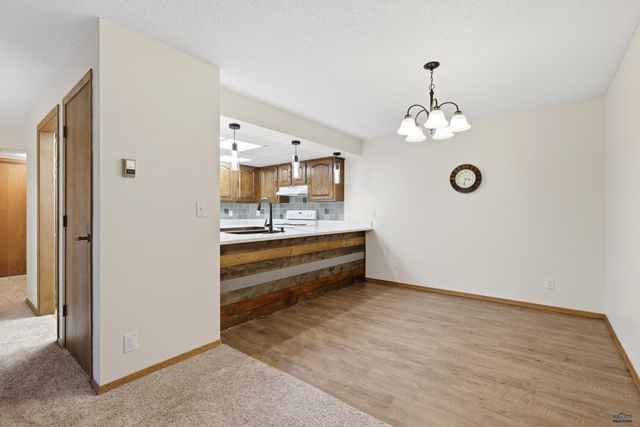 3964 FAIRWAY HILLS DR, Rapid City, SD 57702
