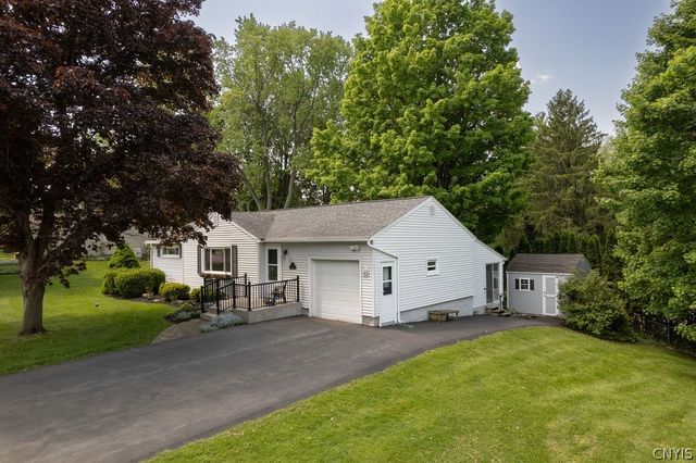 43 Richlee Drive, Camillus, NY 13031