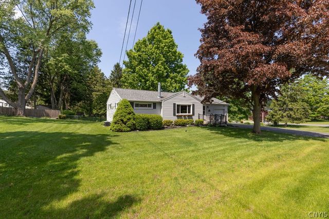 43 Richlee Drive, Camillus, NY 13031