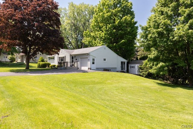 43 Richlee Drive, Camillus, NY 13031