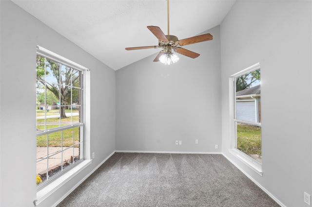 1207 Yorkshire Drive, Friendswood, TX 77546