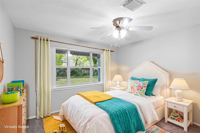 1207 Yorkshire Drive, Friendswood, TX 77546