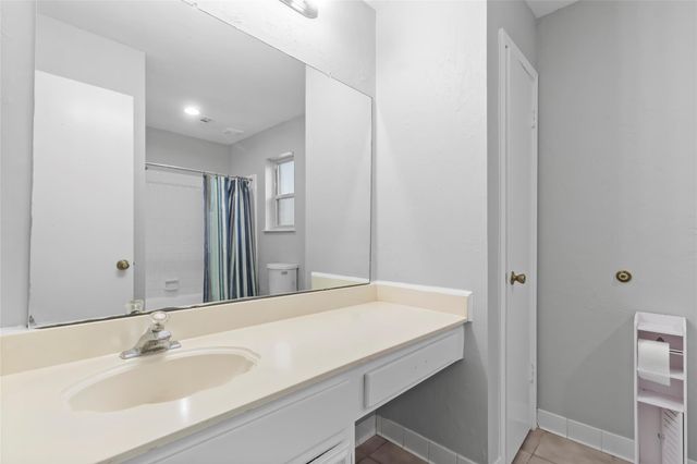1207 Yorkshire Drive, Friendswood, TX 77546