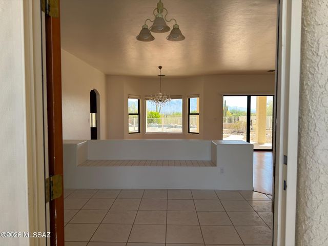 6775 W Ina Road, Tucson, AZ 85743