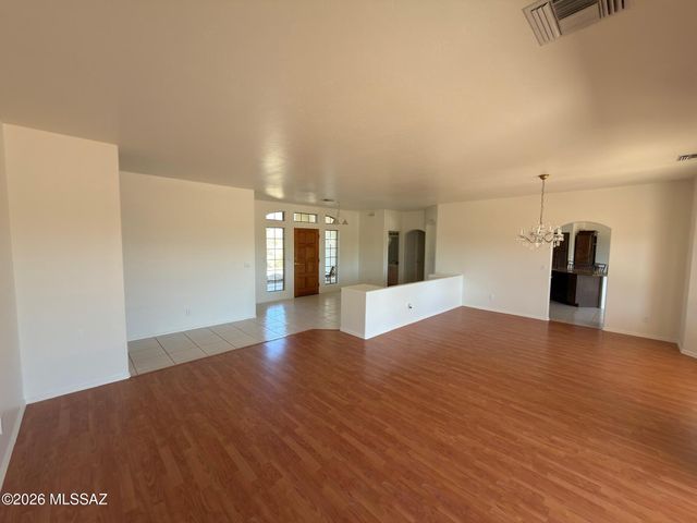6775 W Ina Road, Tucson, AZ 85743