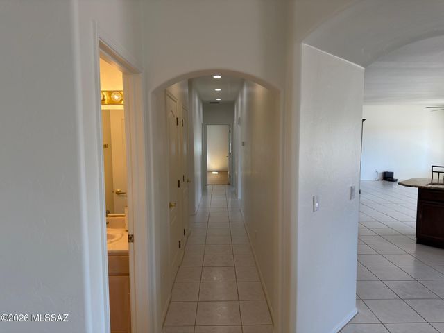 6775 W Ina Road, Tucson, AZ 85743