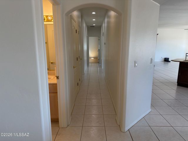 6775 W Ina Road, Tucson, AZ 85743