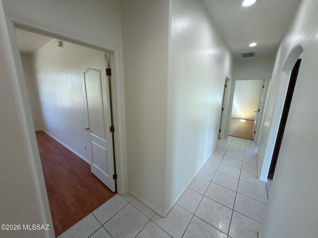 6775 W Ina Road, Tucson, AZ 85743