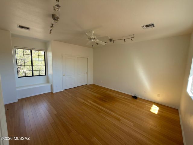 6775 W Ina Road, Tucson, AZ 85743