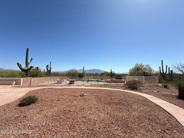 6775 W Ina Road, Tucson, AZ 85743