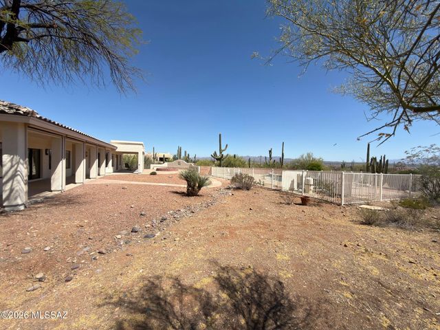6775 W Ina Road, Tucson, AZ 85743