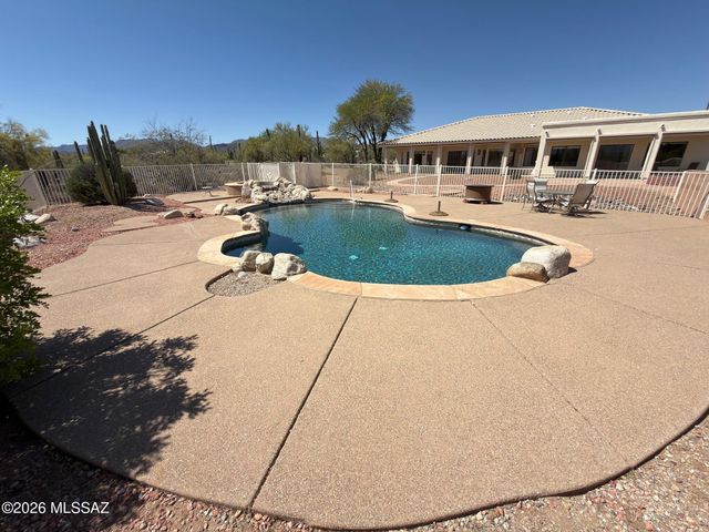 6775 W Ina Road, Tucson, AZ 85743