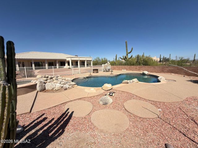6775 W Ina Road, Tucson, AZ 85743