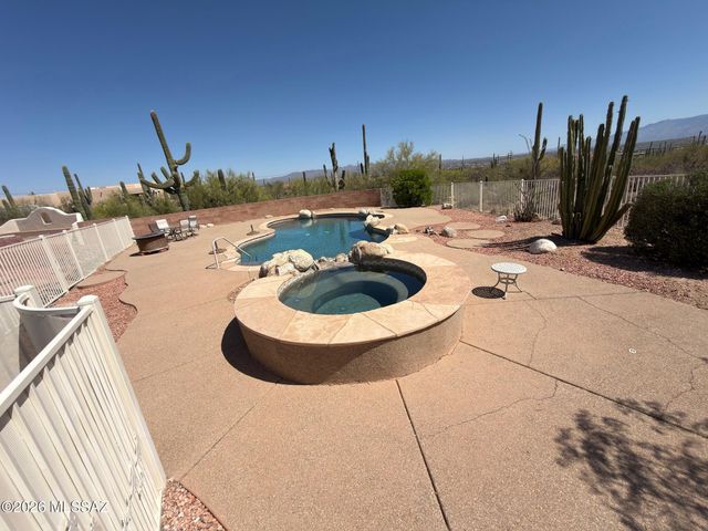 6775 W Ina Road, Tucson, AZ 85743