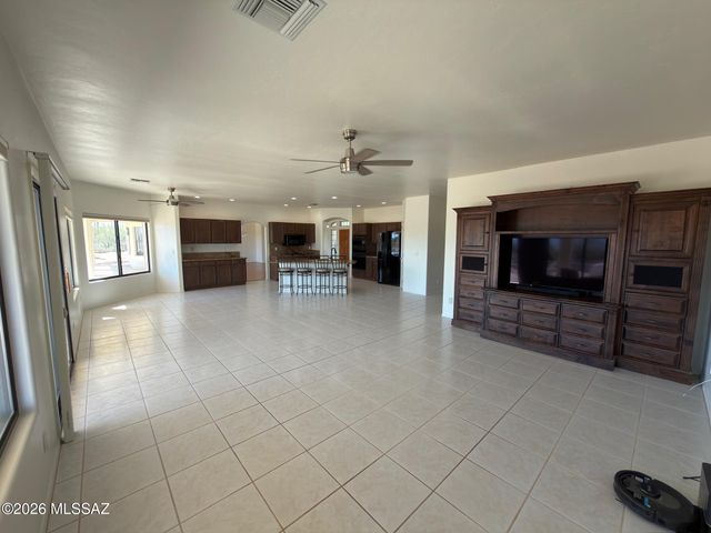 6775 W Ina Road, Tucson, AZ 85743